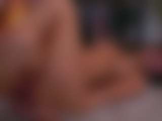 Live cam show with Mia - Facial Piercings on xDating