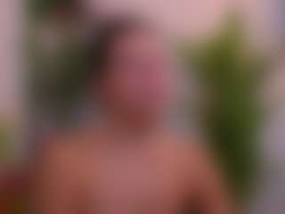 Live cam show with Mia - Teen (18+) on justonemore.cc