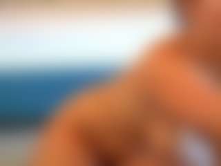 Live cam show with Mia - Genital Piercings on SquirtSoMuch