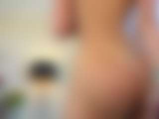 Live cam show with Mia - Sex on SquirtSoMuch