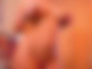 Live cam show with Mia - Fingering MILF on slutload