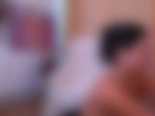 Live cam show with Mia - Skinny MILF on dasdasdadada.com
