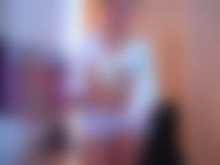 Live cam show with Mia - Sex on UwU Esports