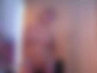 Live cam show with Mia - Skinny MILF on camtv