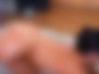 Live cam show with Mia - Sex on Gym Cam Girls