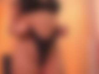 Live cam show with Mia - Genital Piercings on realtime-chat