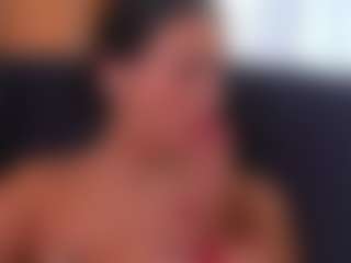 Mia MILF webcam performer live streaming