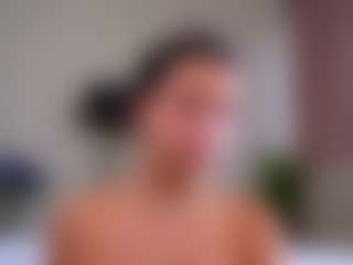 Mia MILF webcam performer live streaming