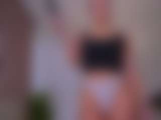 Live cam show with Mia - Flash on xfollow cams