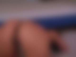 Live cam show with Mia - Squirt MILF on sexylive.show