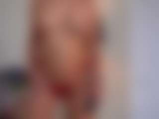 Mia MILF webcam performer live streaming