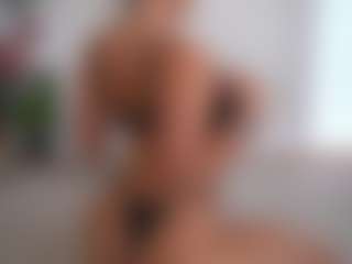 Live cam show with Mia - Joi on Camsoda