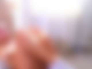 Mia MILF webcam performer live streaming