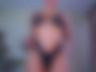 Live cam show with Mia - Genital Piercings on Camsoda
