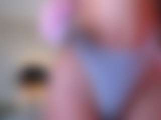 Mia's Live Sex Cam Show