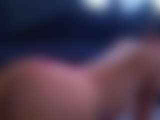 Mia MILF webcam performer live streaming