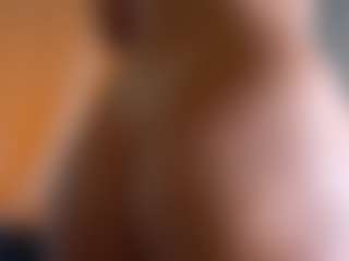 Live cam show with Mia - Genital Piercings on sexylivex.com