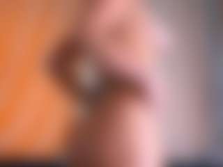 Live cam show with Mia - Handjob on Latina Girls