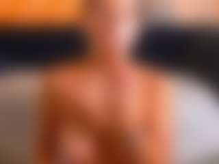 Live cam show with Mia - Facial Piercings on intimatelivegirls.com