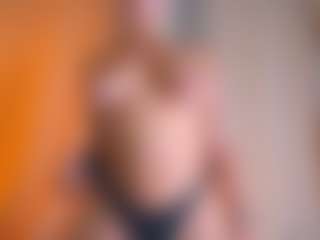 Live cam show with Mia - Big Ass MILF on sexylivex.com