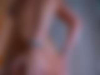 Live cam show with Mia - Nipple Piercings on SpunkLive