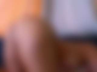 Mia MILF webcam performer live streaming