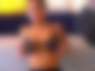 Mia's Live Sex Cam Show
