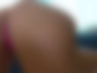 Live cam show with Mia - Skinny MILF on sexytreat.net