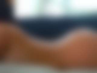 Live cam show with Mia - Dirty Talk on Gym Cam Girls