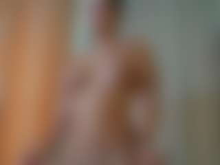 Live cam show with Mia - Fuck on CamClone