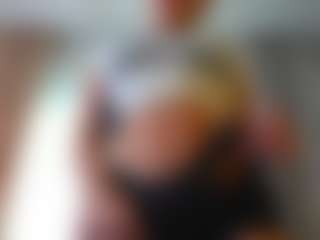 Mia's Live Sex Cam Show