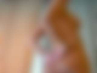 Mia MILF webcam performer live streaming