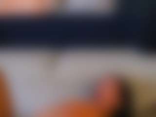 Mia MILF webcam performer live streaming
