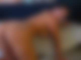 Mia MILF webcam performer live streaming