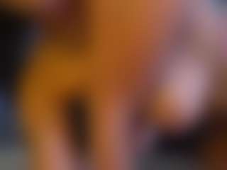 Live cam show with Mia - Big Tits on CamClone