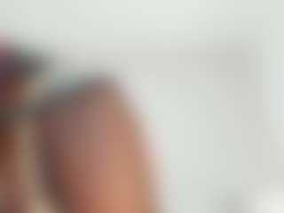 Live cam show with samantamarquez - Submissive on CamwithHer