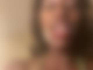 Live cam show with TatiannaSweets11 - Big Tits MILF on boobsie.com