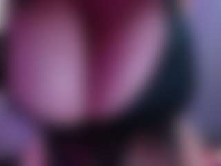 Live cam show with IriisFeitan - Blowjob on justonemore.cc