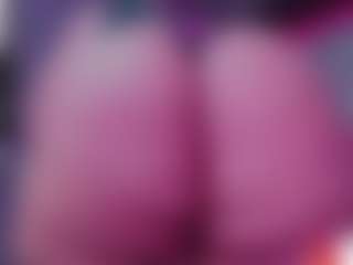 Live cam show with IriisFeitan - BBW on livesuperchat.net
