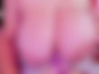Live cam show with IriisFeitan - BBW on CamClone