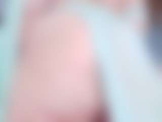 Live cam show with IriisFeitan - HD on TeamSkeetLive
