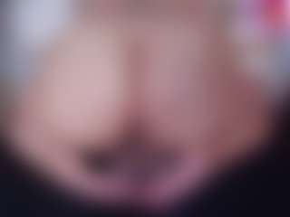 IriisFeitan's Live Sex Cam Show