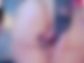 Live cam show with IriisFeitan - Strip Red Hair on friskycurves.com