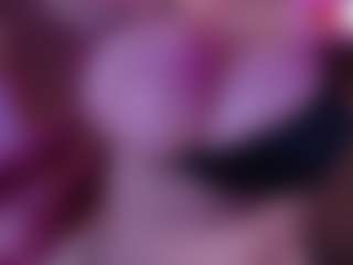 Live cam show with IriisFeitan - Natural on livesuperchat.net