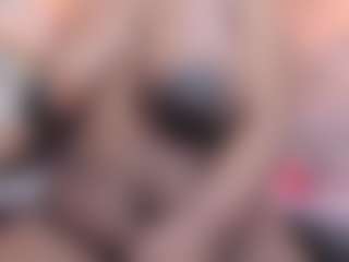 neffertiryebonny MILF webcam performer live streaming