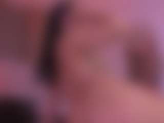 Live cam show with samantha-lw - Full Nudity on milfzrlive.com