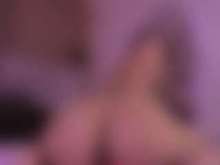 Live cam show with samantha-lw - Big Tits Small Tits on TastyBlacksLive