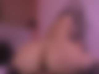 Live cam show with samantha-lw - Delicious on TeamSkeetLive