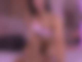 Live cam show with samantha-lw - Petite on CamwithHer