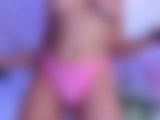 Live cam show with Cupcake-Izzy - Tiny Tits on Uber Horny